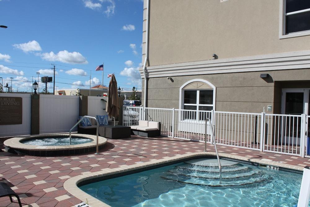 Country Inn & Suites By Radisson, Tampa Airport North, Fl ภายนอก รูปภาพ