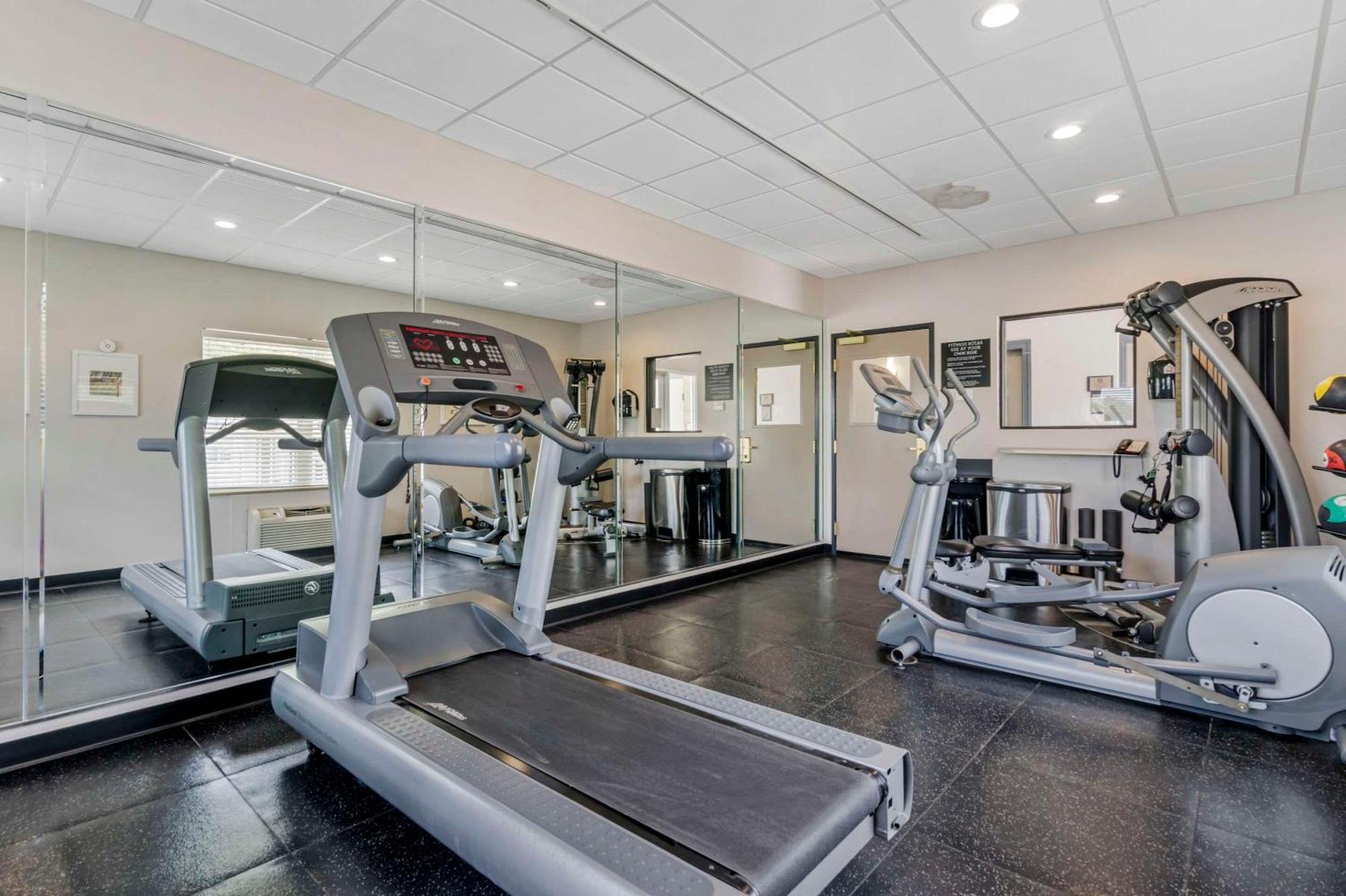 Country Inn & Suites By Radisson, Tampa Airport North, Fl ภายนอก รูปภาพ