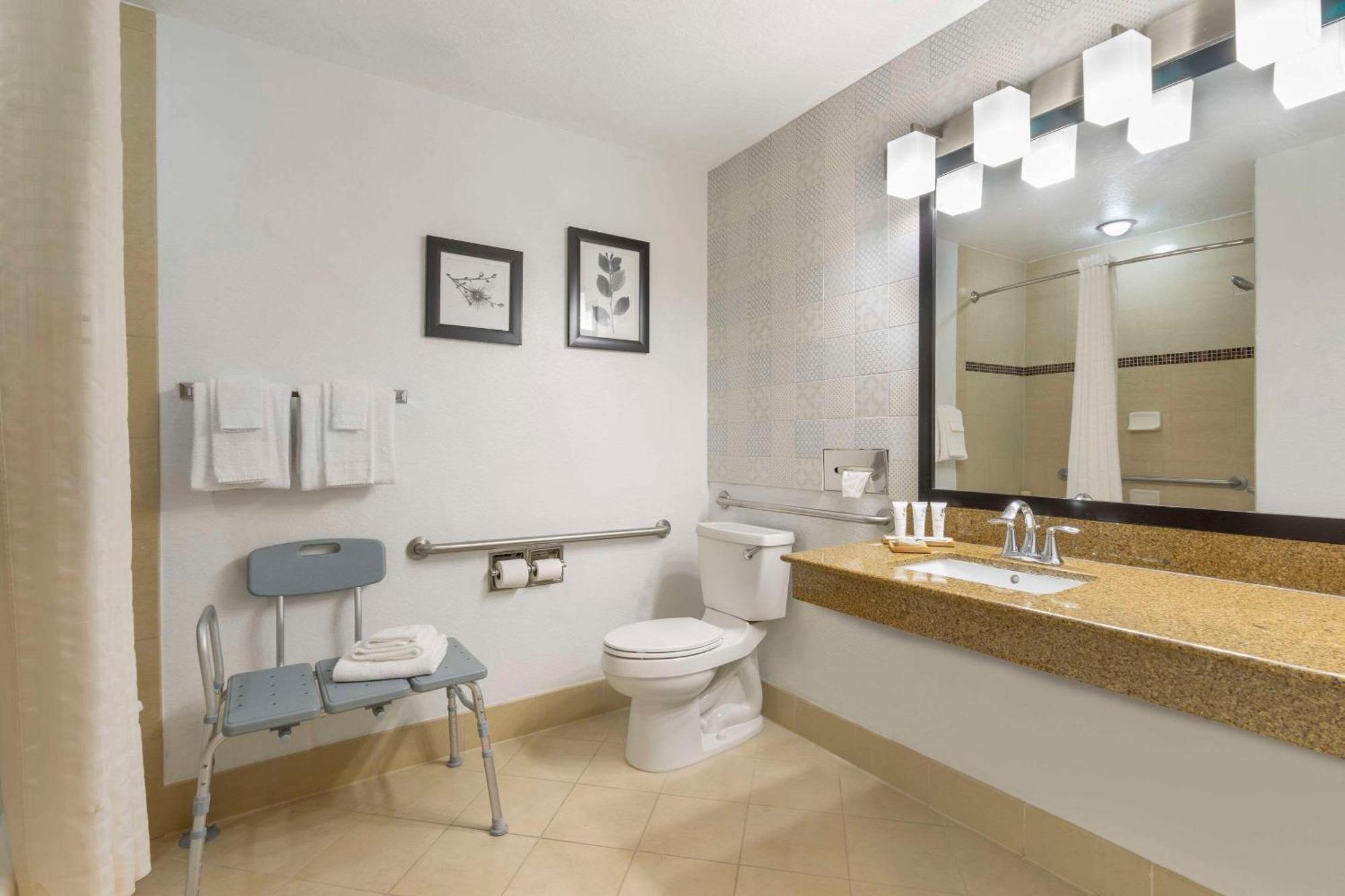 Country Inn & Suites By Radisson, Tampa Airport North, Fl ภายนอก รูปภาพ