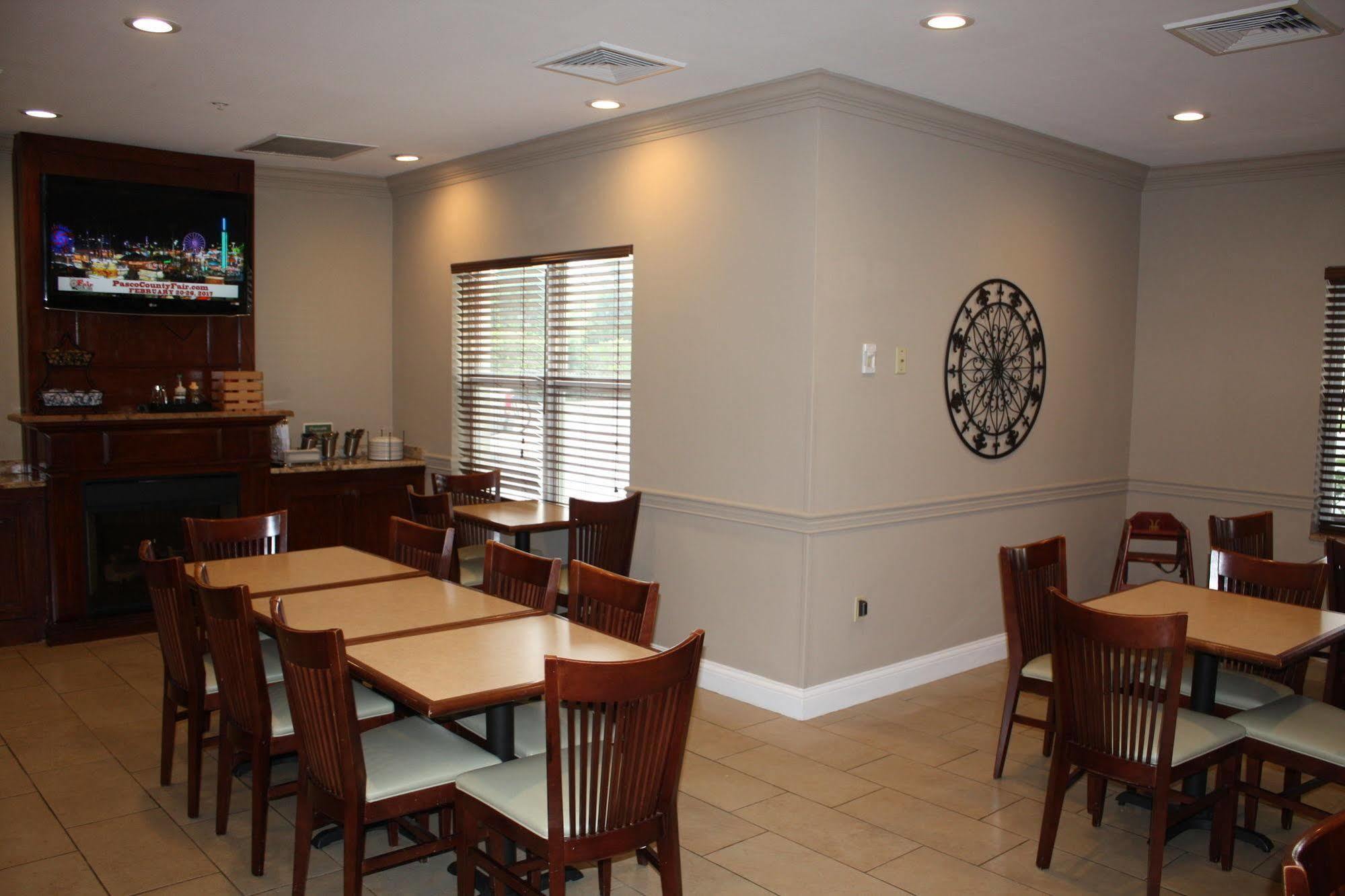 Country Inn & Suites By Radisson, Tampa Airport North, Fl ภายนอก รูปภาพ